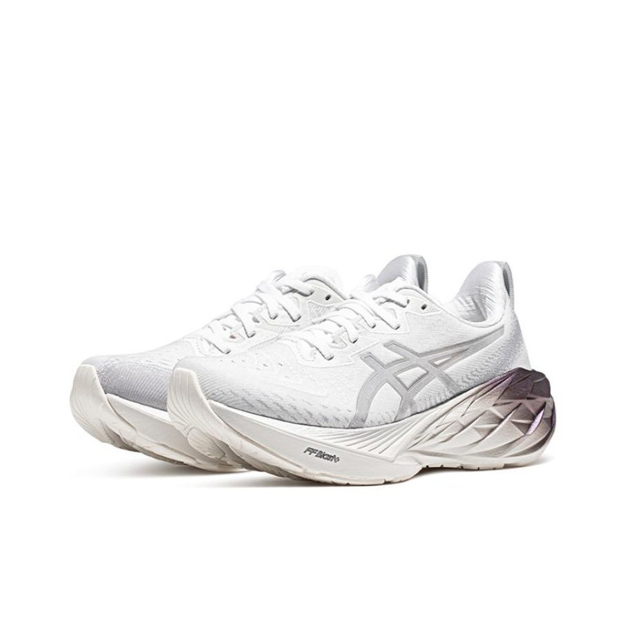 Asics Novablast 4 PLATINUM - вид с внутренней стороны