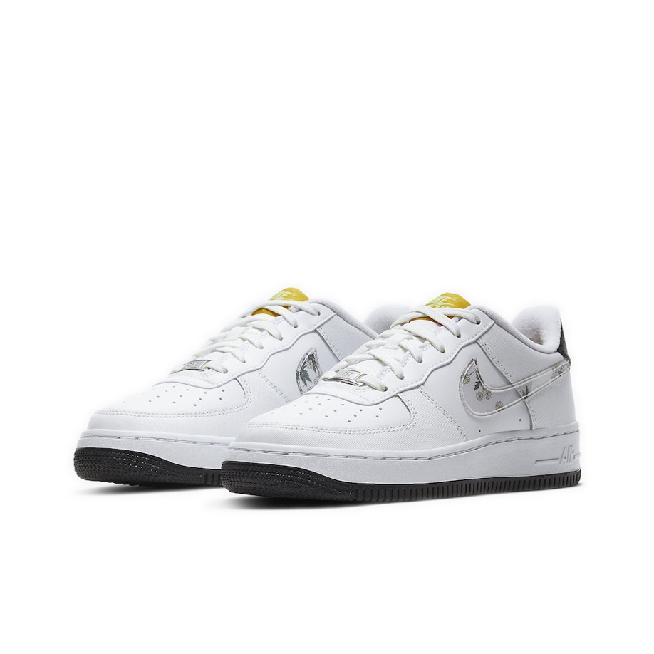 Nike Air Force 1 "Daisy Pack" - вид спереди