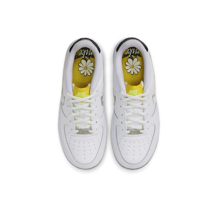 Nike Air Force 1 "Daisy Pack" - вид сзади
