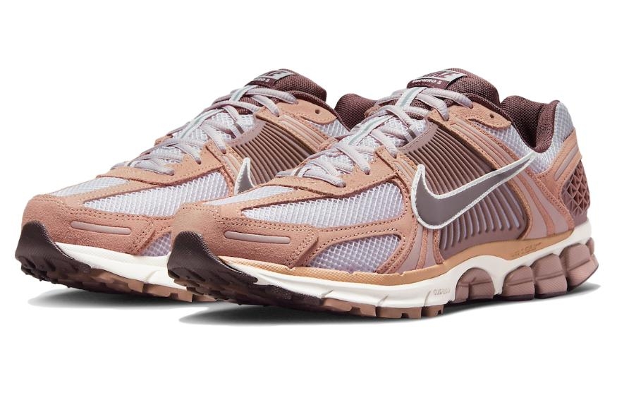 Nike Zoom Vomero 5 Dusted Clay - вид спереди