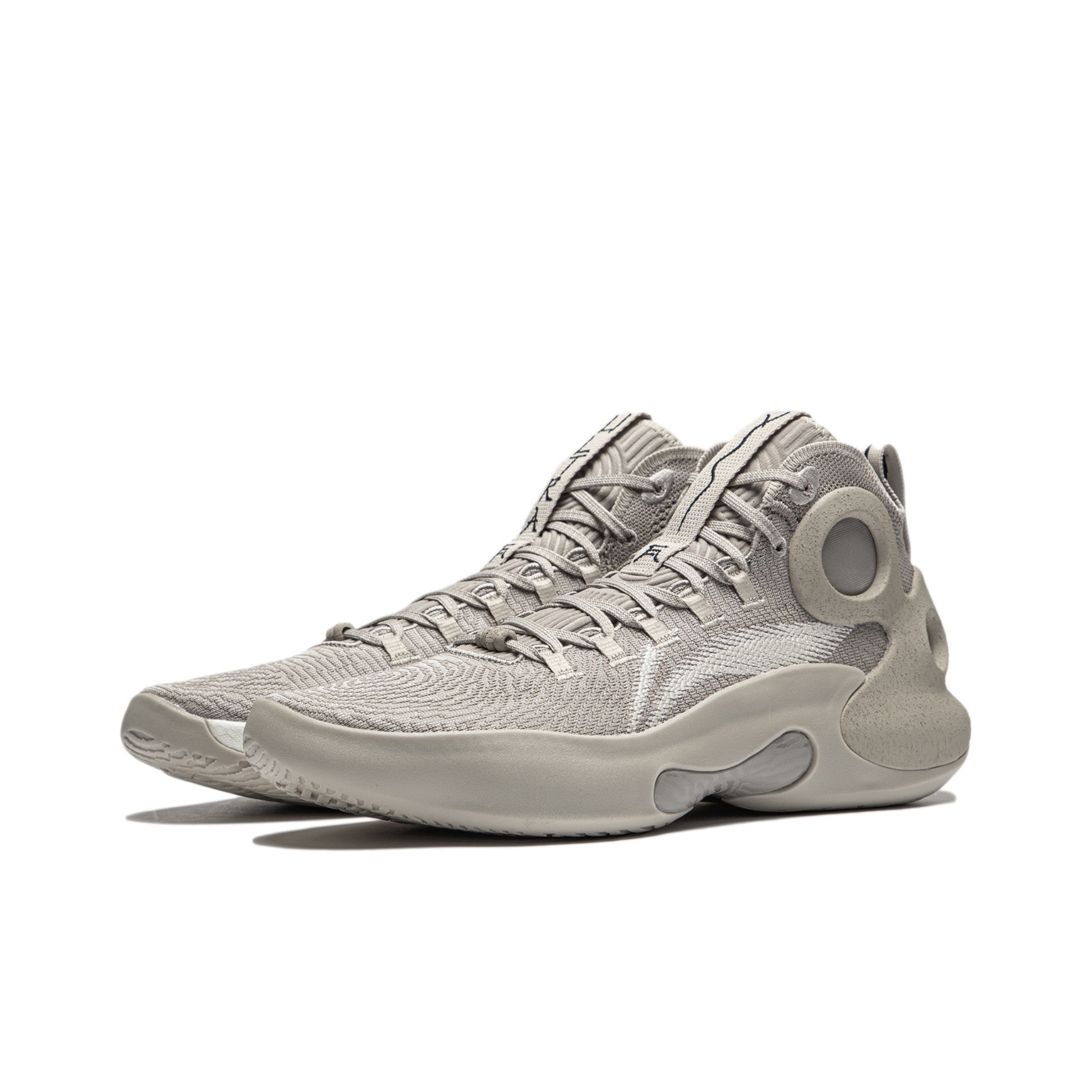 Li-Ning YuShuai Ultra - вид спереди