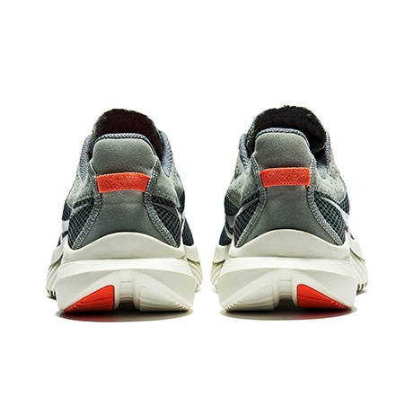 Saucony Kinvara 14 Grey - вид сзади