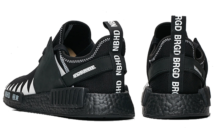 NEIGHBORHOOD x adidas originals NMD_R1 Core Black - вид спереди